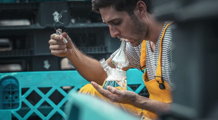 Cleaning Your Bong The Right Way Cleaning Your Bong The Right Way