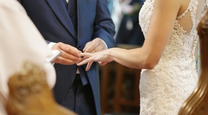 How to Have a Stress-Free Wedding Reception