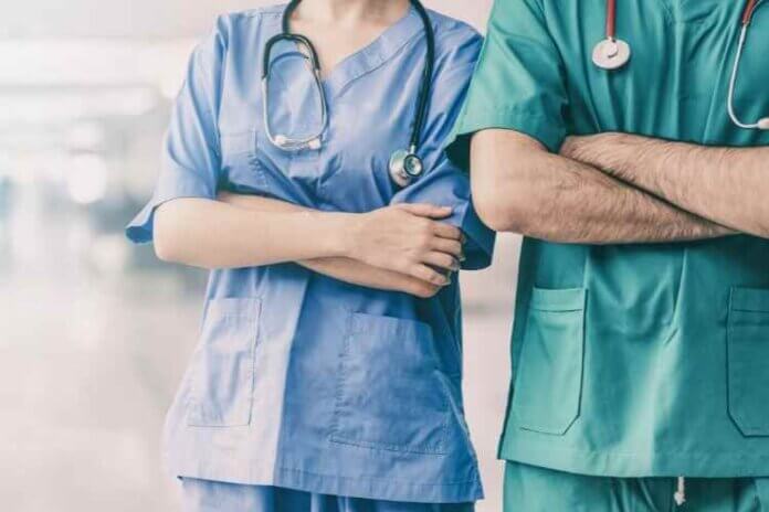 Nurse-Friendly Summer Outfit Ideas Nurse-Friendly Summer Outfit Ideas
