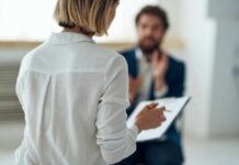 Struggling With Life? 5 Signs That You Should Seek Help From a Therapist Therapist