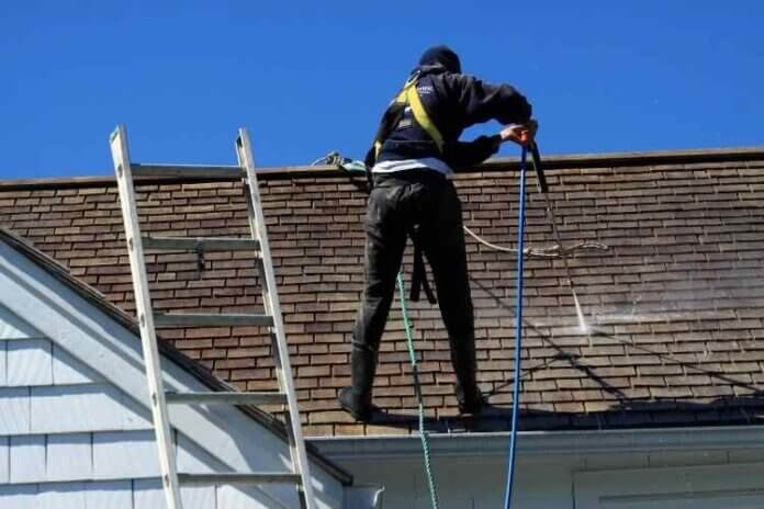 Roof Cleaning Service
