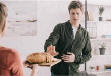 Common Symptoms of a Food Allergy or Intolerance to Watch For Common Symptoms of a Food Allergy or Intolerance to Watch For