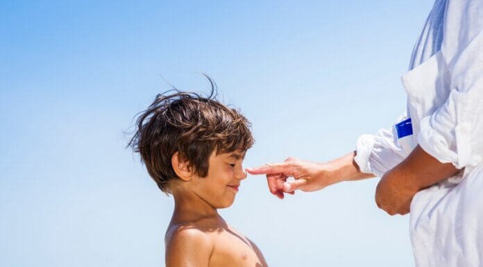 Sunscreen Spray – Using it Safely For Your & Your Family Sunscreen Spray - Using it Safely For Your & Your Family