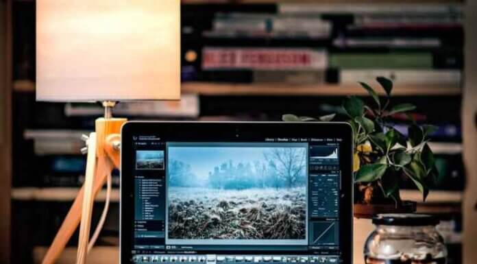 Modern standing desks for offices Modern standing desks for offices